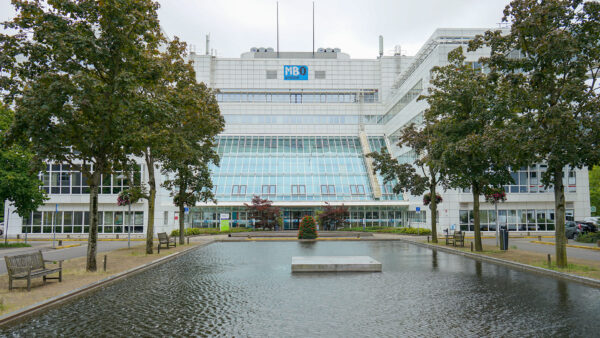 Vooraanzicht gebouw Daltonlaan 300, Utrecht