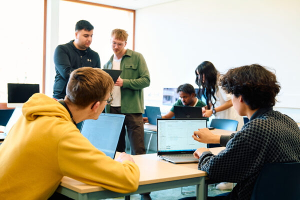 MBO-studenten ICT tijdens een theorieles software