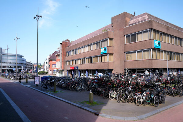 Vooraanzicht van onze locatie in Hilversum