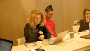 Jennifer werkt als student bij het opleidingshuis een bijzonder initiatief bij Academie tien